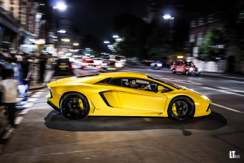 automotivated:Lamborghini Aventador LP700-4 by LT800 Photography on Flickr.