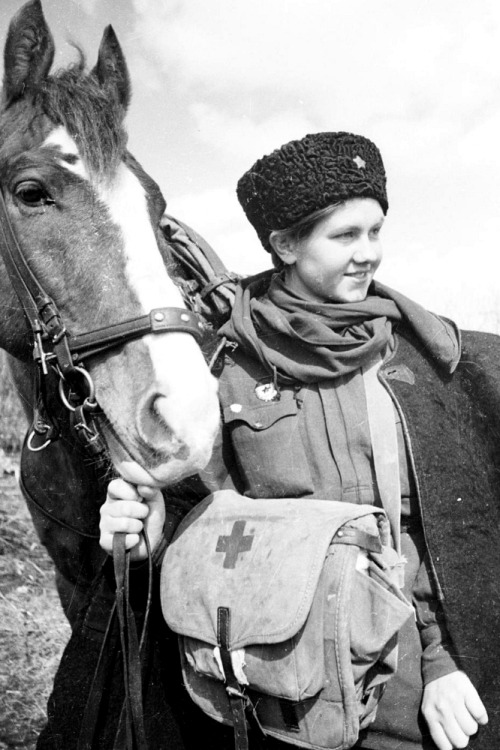 postpone-mentor:Female medical orderly, Red Army 1st Guards Cavalry Corps.1942.