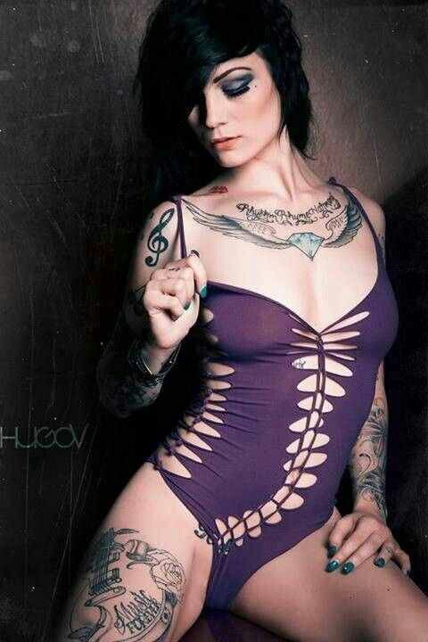 tattoogirls66:  love this tattooed beautys - http://tattoogirls66.tumblr.com here