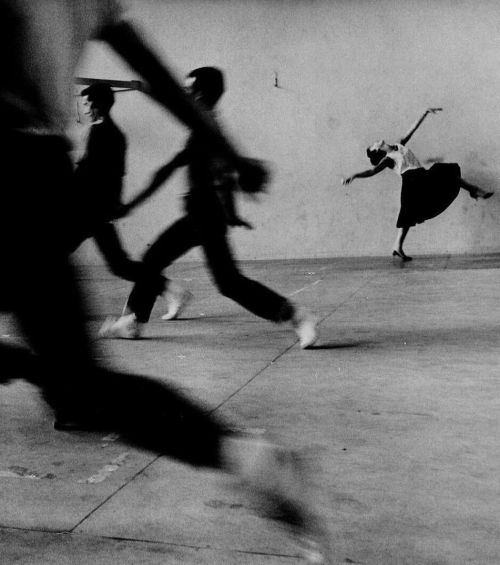 last-picture-show:  Phil Stern, Rita Moreno, West Side Rehearsal, 1961