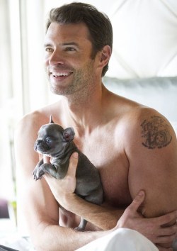 dnamagazine:  Do any of you guys watch #Scandal? If so, you may recognise the sexy Scott Foley. He’s posing with adorable puppies!MORE HERE: http://www.dnamagazine.com.au/articles/news.asp?news_id=23049