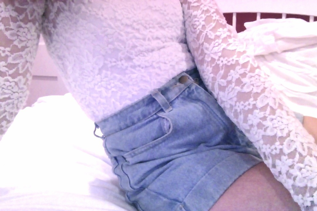 beautyofpale:  beautyofpale:  toxens:   pale   Pretty ‘n pale  pretty ‘n pale