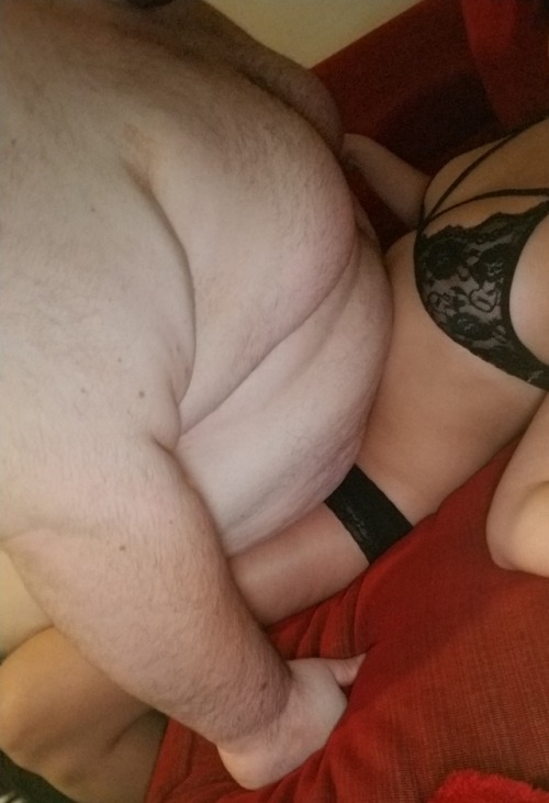 fetishesaf: newgainer: femalefeederheaven: squashing Relationship goals! my perfect man