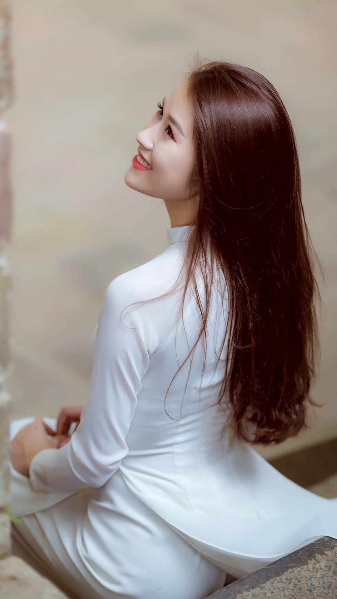 coolvietnamlove:  Beautiful Viêtnamese Girl in Vietnamese long dress:  Ao-Dai Viêtnamese