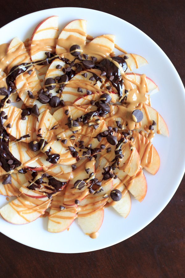 getting-fit-staying-fab:  happyvibes-healthylives:  Apple nachos with Peanut Butter