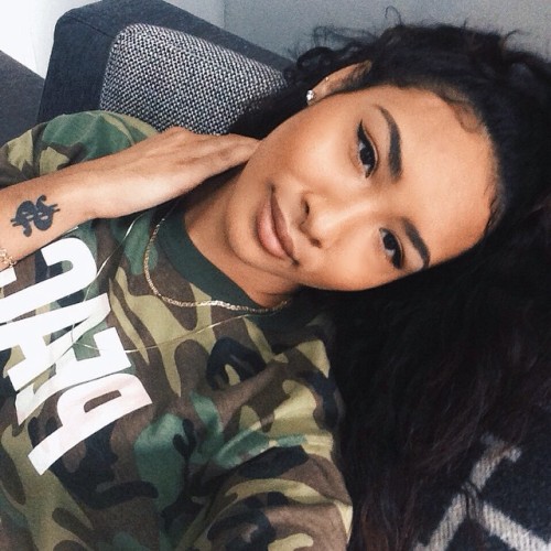 alanabitchhhhh:  all-i-seeisdollarsigns:  $__$  ︻╦╤─