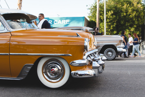 xairelavx:  erikpaulhoward:  Conoga Park celebrated Dia de Los Muertos with their annual car show.  Canoga Parque. 😁 