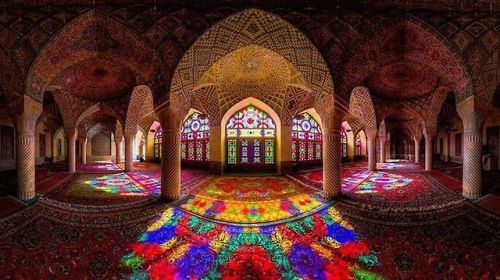 deducecanoe: mymodernmet: The stunning Nasir al-mulk Mosque hides a gorgeous secret between the wall