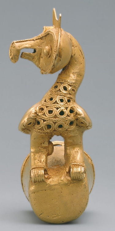 knowledgeistreasure:Gold owl staff head, Zenú culture, Colombia. 1-1000 AD