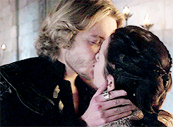 winar:  7 DAYS OF FRARY // DAY 5: Your favourite kiss 1x13 “The Consummation”