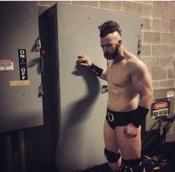 omgsheamus:  You turn me on 💡