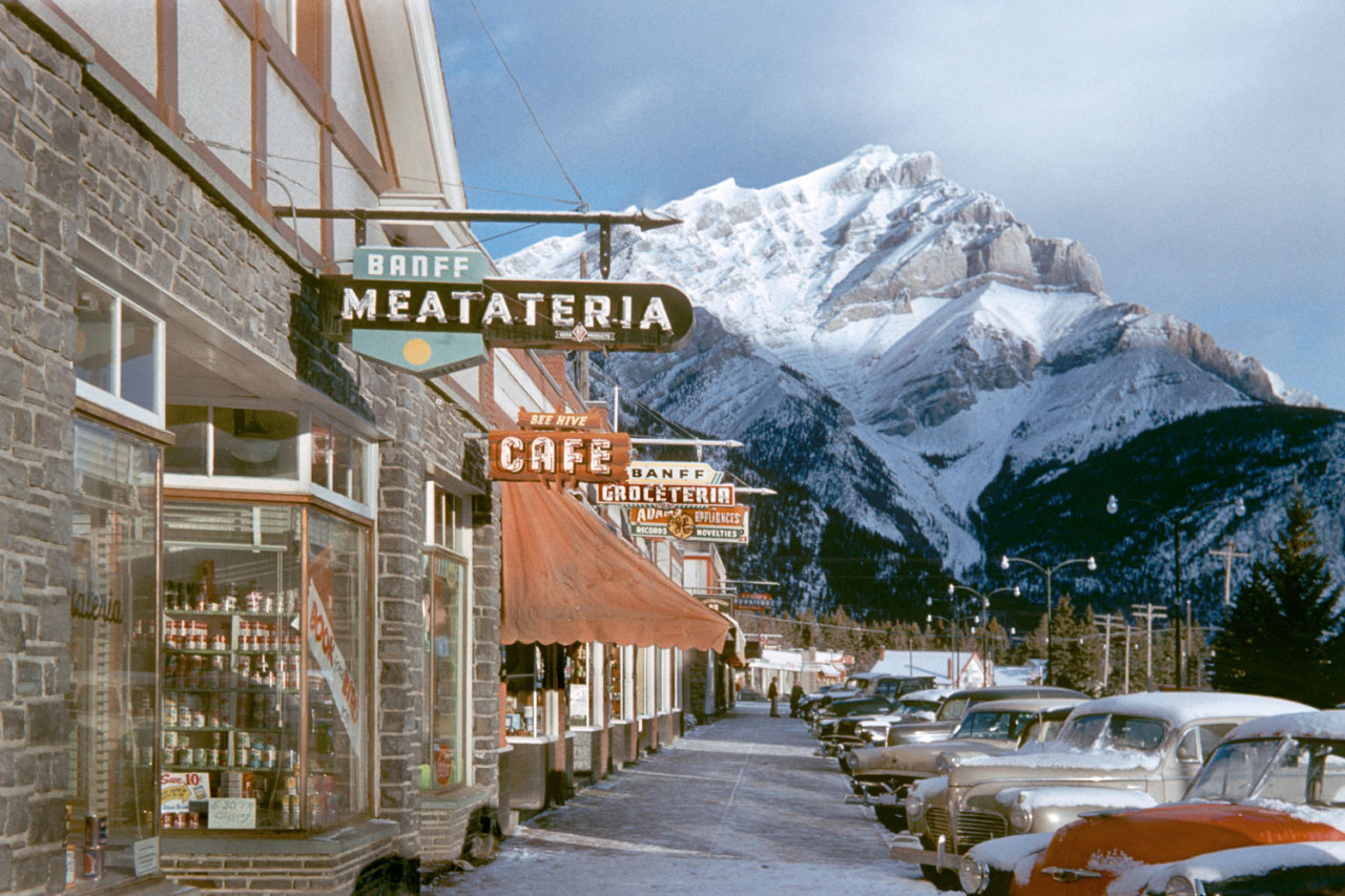 h-r-y-h-o-r-i-y-y:  cascade-collective:  Fred Herzog  these are so good!