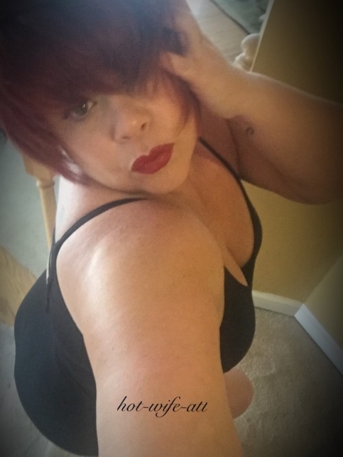 sassysexymilf:  Couldn’t decide @sassysexymilf adult photos