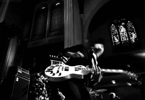 25cellophane31:  5’6 maniac guitarist 