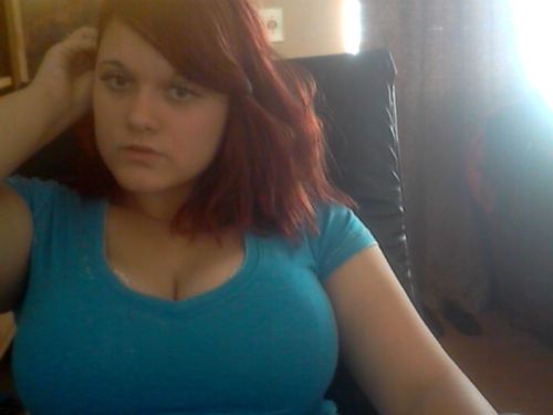 cruelgirls:  Bad hair days.  Here I can see you beter . Beautiful face & beautiful body figure.