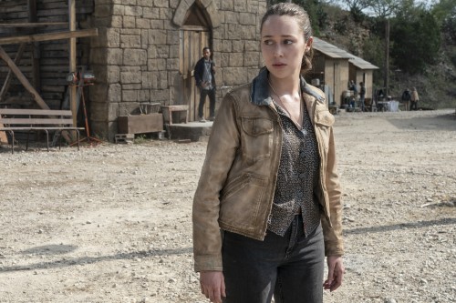 New Fear The Walking Dead stills from Season 6 (via @ffaupdates)