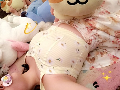 babyjennyren: I’m just a shy baby in a big world 🙈💫