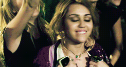staymileys:  We’re in slow-mo cuz that’s how the hot girls always show up. 