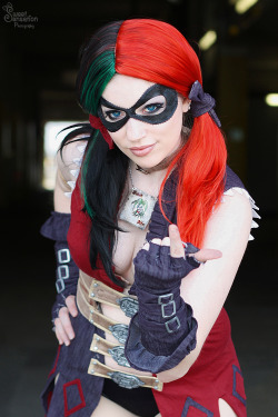 cosplayblog:  Harley Quinn from Injustice: Gods Among Us  Cosplayer: Destiny Nickelsen [TM / TW / DA / FB]Photographer: Sweet Sensation Photography [TM / TW / DA / FL]  