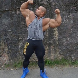 xxxlmuscle:  Muscle are feeling FULL!