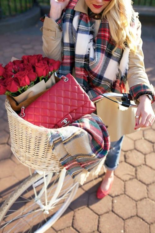 styledbykasey:  plaid + chanel + roses