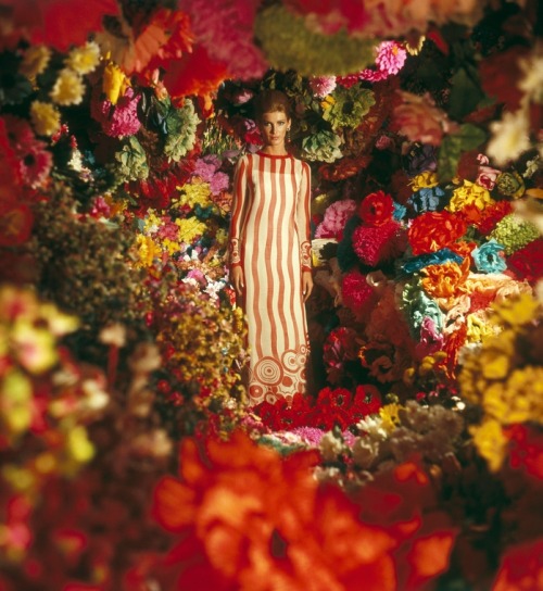 at the flower market, Vogue Paris, January 1966