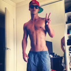 livinglifewithderek:  http://tinyurl.com/blcugab