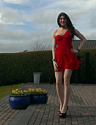 Porn photo iakeltg:  I got my red dress on tonight 