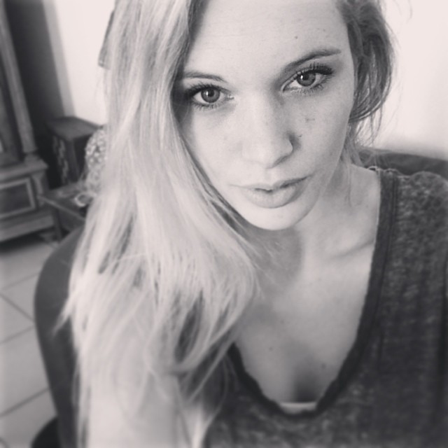 justsexyselfies:  rebloggggged:  HOME SWEET HOME. #sweet#home#french#blond#girl#black#and#white#sete#saturday#selfie#me#instamoment