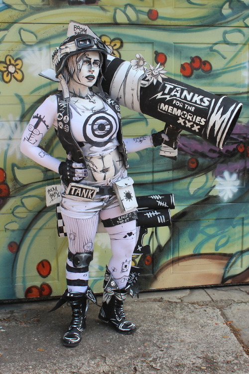 I did a Tank Girl makeup test a couple weeks ago! I always forget how fun this cosplay is until I se