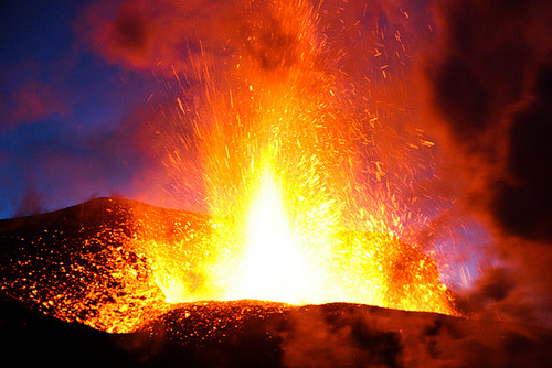 tulipnight:  Volcano by Róbert Már Þorvaldsson  Crater View by Tony Prower  Volcano close up by Róbert Már Þorvaldsson 