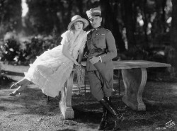  Lillian Gish and Ronald Colman in a publicity