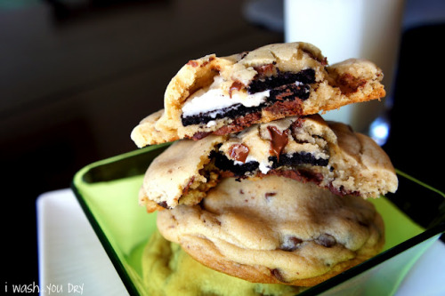 nom-food:  Oreo stuffed chocolate chip cookies