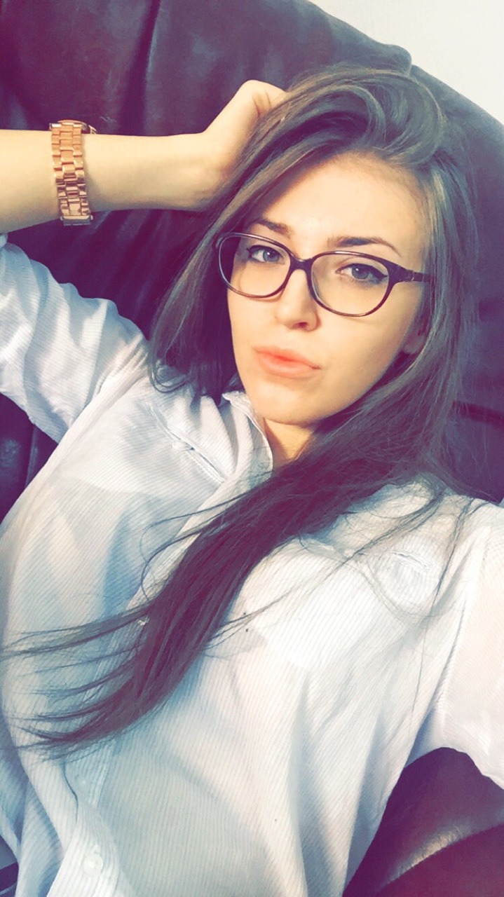 girlswholikegirls:  What is poppin’? http://digital-ambience.tumblr.com 