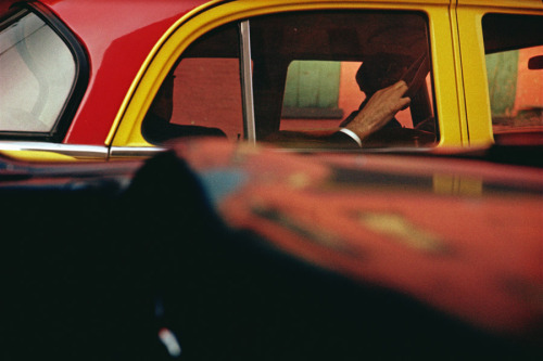 TaxiSaul Leiter (American; 1923–2013)ca. 1957 (printed later)Chromogenic print© Saul Leiter | Courte