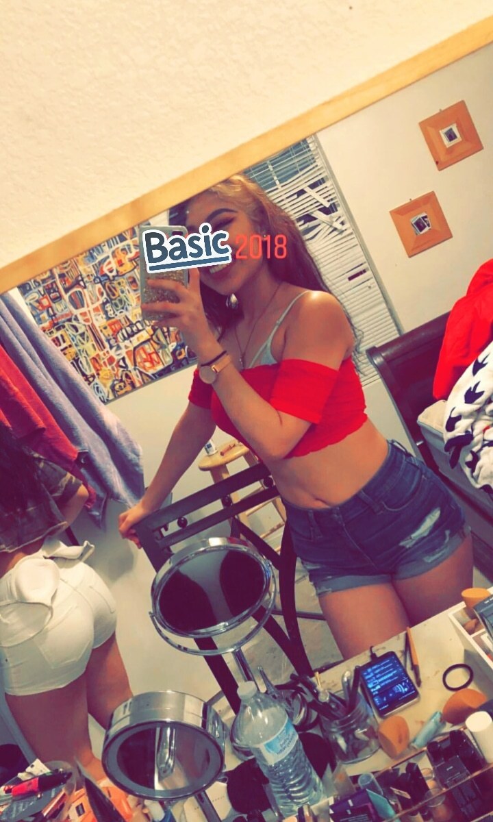aalyssacakes:  Reblog if u think we Fuckable 😍💦, just curious lol.