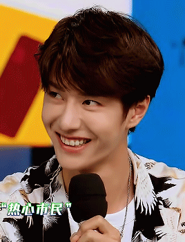 imbluesky:Cute smiley Wang Yibo