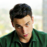 conn-walsh:Jack Falahee imagines how his character, Connor Walsh, would escape from prison (x)