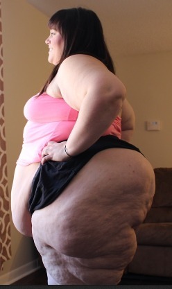 bbwssbbwlover:  Shouts Out to All them Big Sexy Girls… If your thighs don’t rub when you walk, I can’t Fuck with you… ;) 