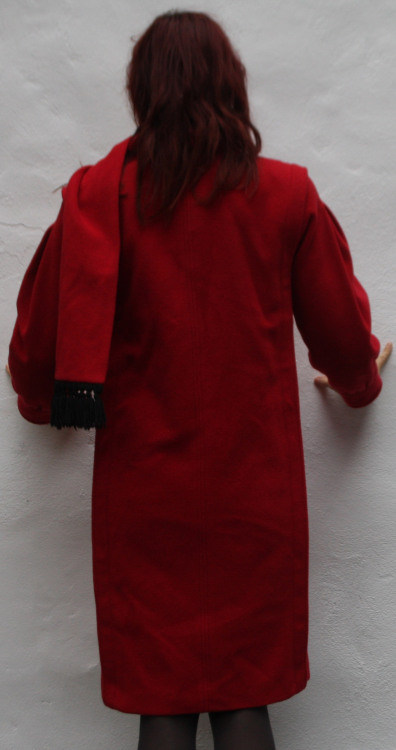 woowho-vintage:$40 plus shipping Beauty, Classy and Warm this Vintage Dream CoatNot only does it’s r