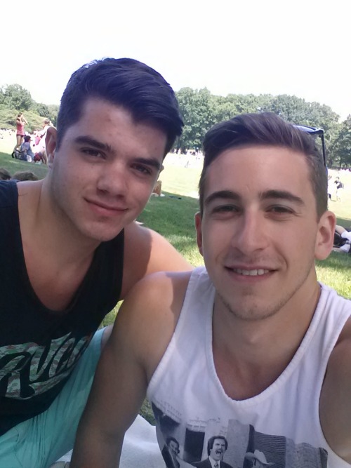 bi-anything:Had a great day in NYC. Follow me & reblog if you like :) (I’m the one on the right lol)