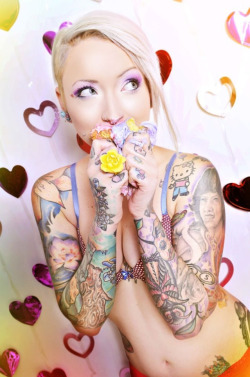 mytattoedgirls:  Horny tattoed girls