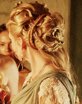 A Flawed Fashion Farawayvisions Spartacus Costumes Ilithyia In