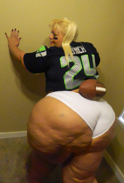 datdude4ssbbw:  Dam…HIT!