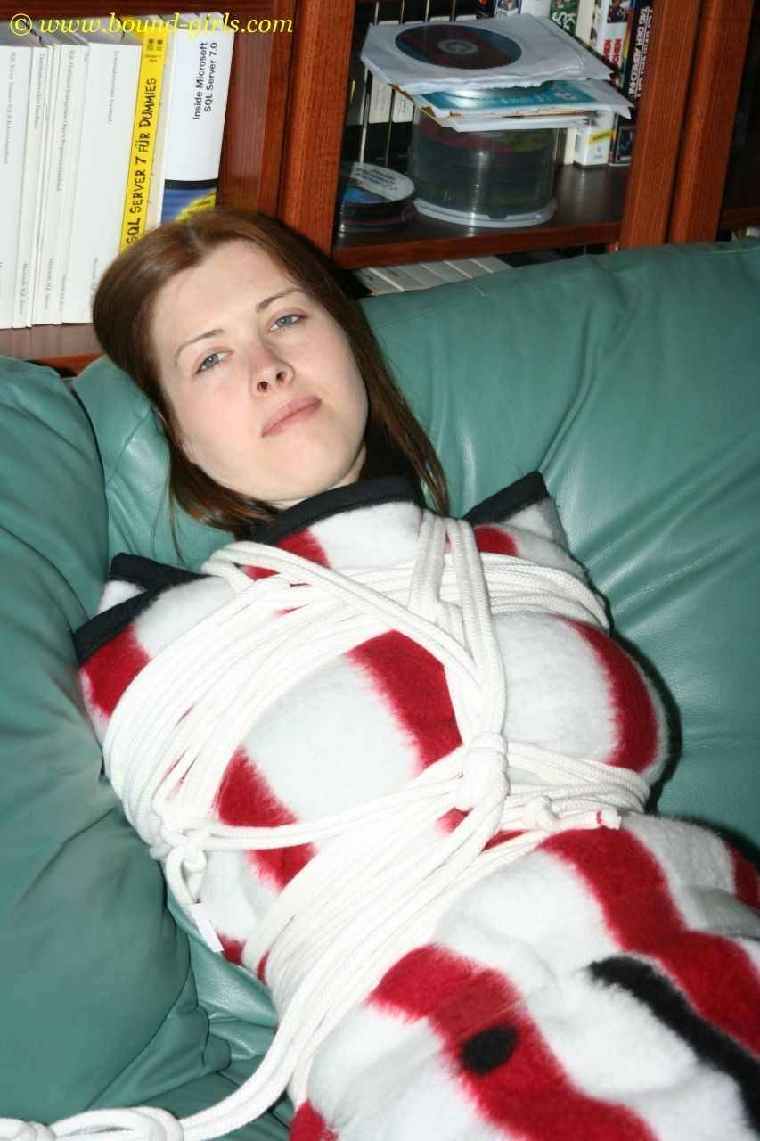 fuzzbond:  More images from this great blanket bondage set.
