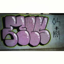 Dias atrás #boanoite #ilovebombing #throwup #osrgs #graff #InstaSize