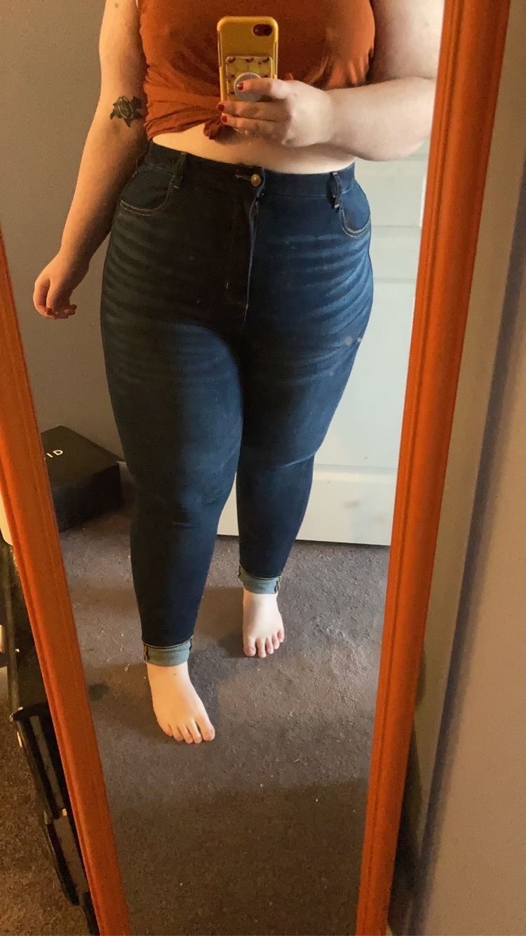freckledsweetpea:American Eagle curvy jeans are just…killing it.