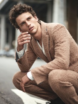 justdropithere:Simon Nessman by Greg Swales