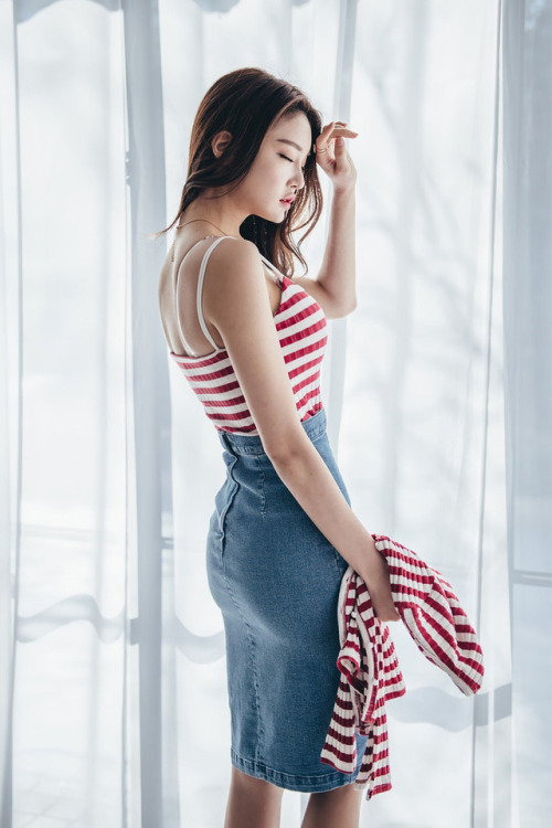 Park Jung YoonLong Denim Skirt Striped TopFull Set @ https://parkjungyoon.blogspot.ca/2018/02/park-j