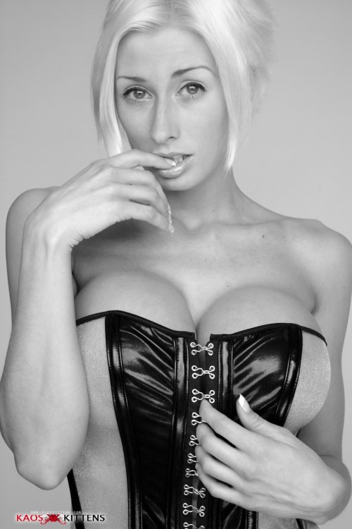 rudeboy308:  randomreduxsmut:    It was Canada Day yesterday, so let’s get some Marie Claude Bourbonnais going in here :D    I could do with some more of MCB, thanks.  < |D’‘‘‘‘